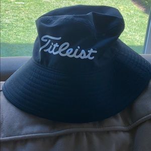 Men’s Titleist golf hat extra